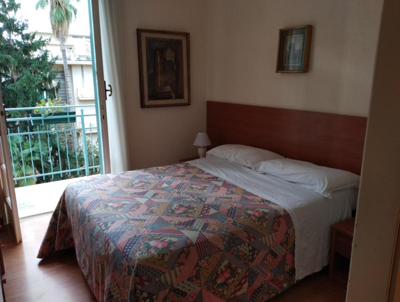 Hotel Lucciola Bordighera Exterior photo