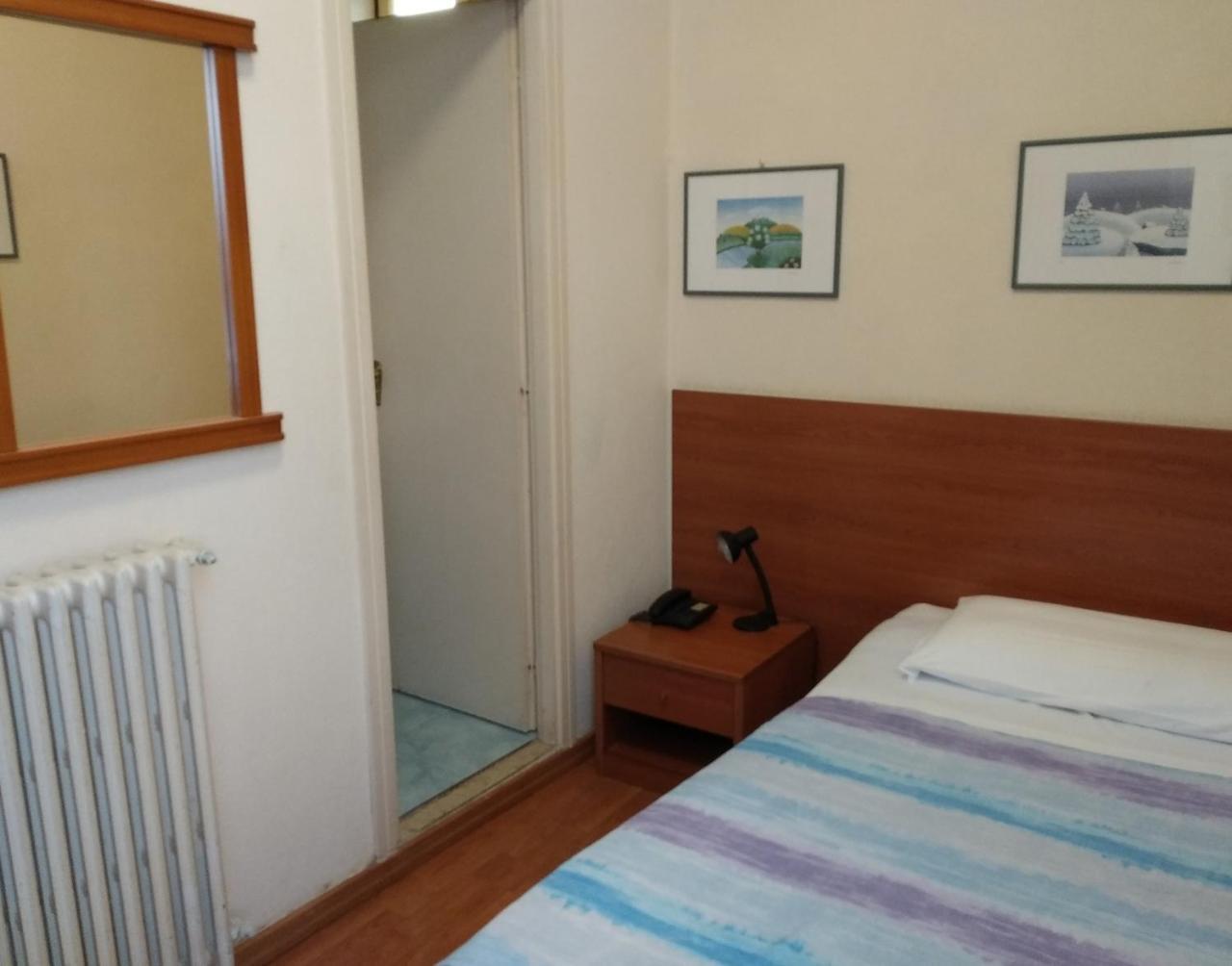 Hotel Lucciola Bordighera Exterior photo