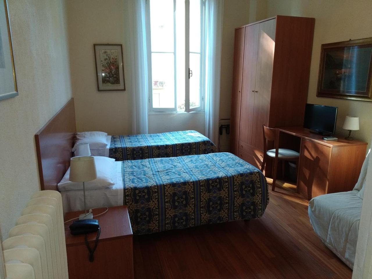 Hotel Lucciola Bordighera Exterior photo