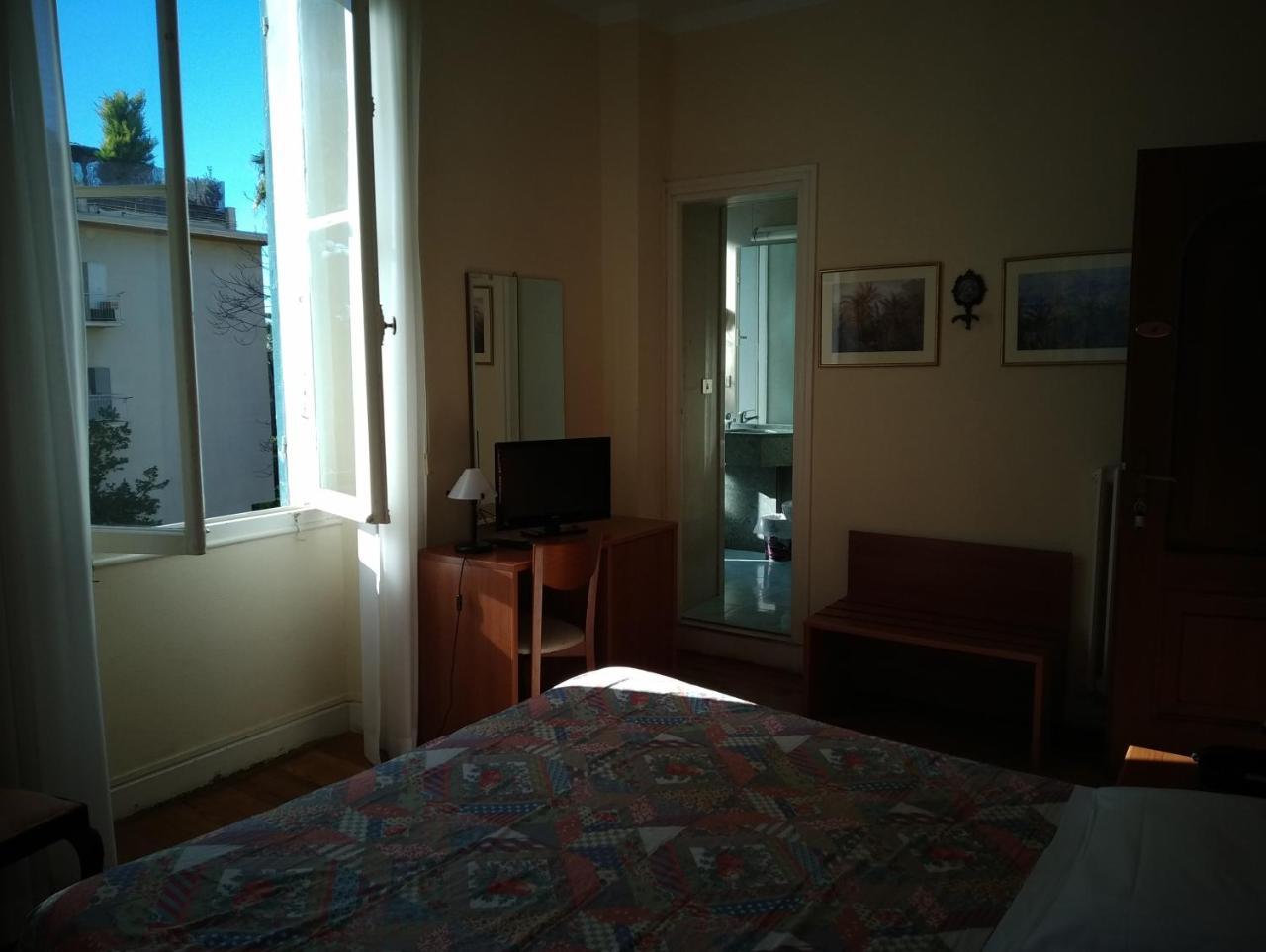 Hotel Lucciola Bordighera Exterior photo