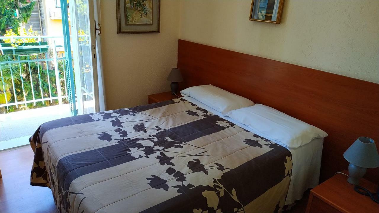 Hotel Lucciola Bordighera Exterior photo